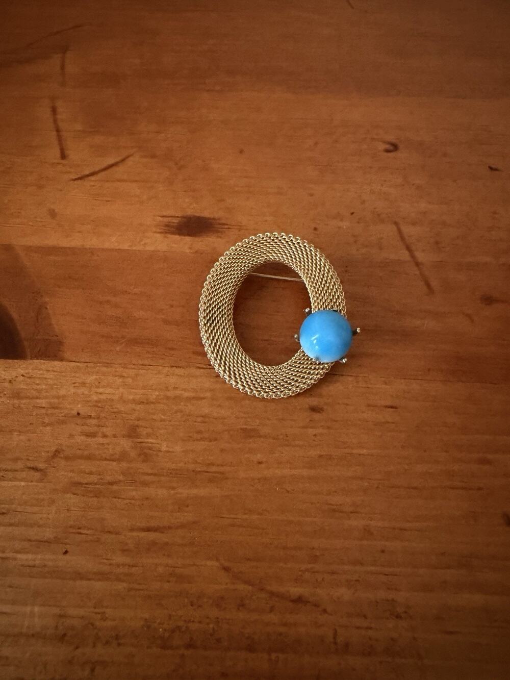 Vintage Style Gold Tone Rope Design Brooch Faux Turquoise Cabochon Round Pin